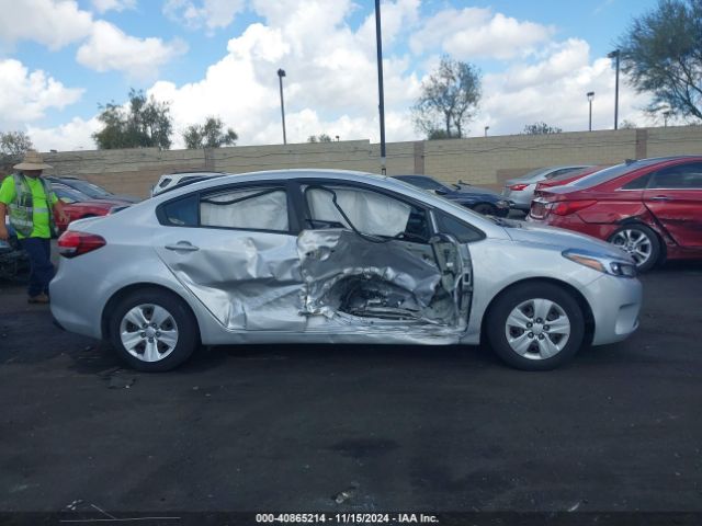 3KPFL4A78HE122788 KIA FORTE LX