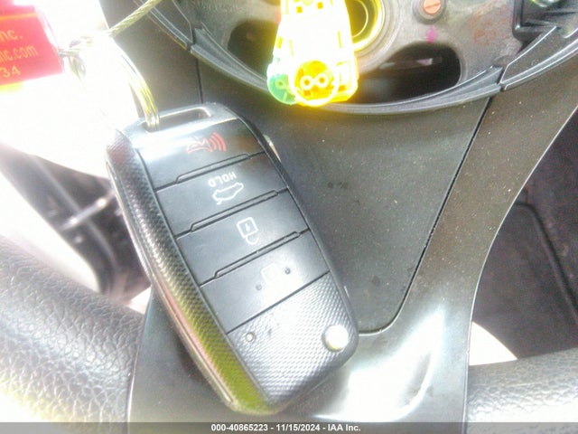 KNAGM4A76F5663118 KIA Optima Lx