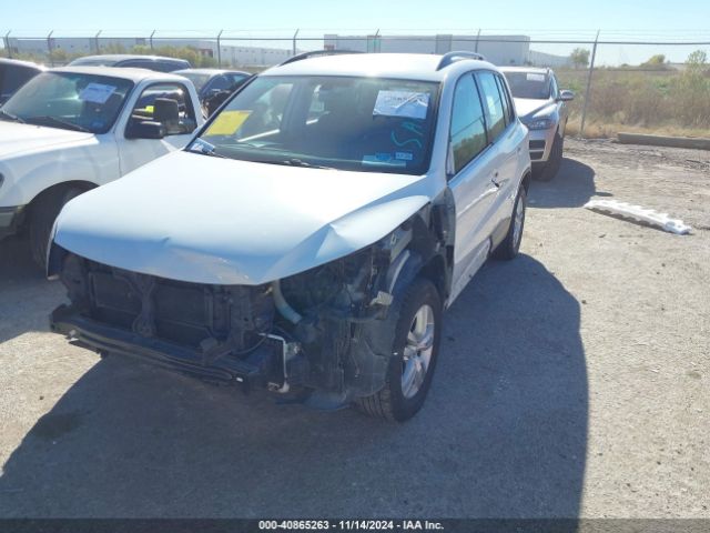 WVGAV7AX4GW602848 Volkswagen TIGUAN S