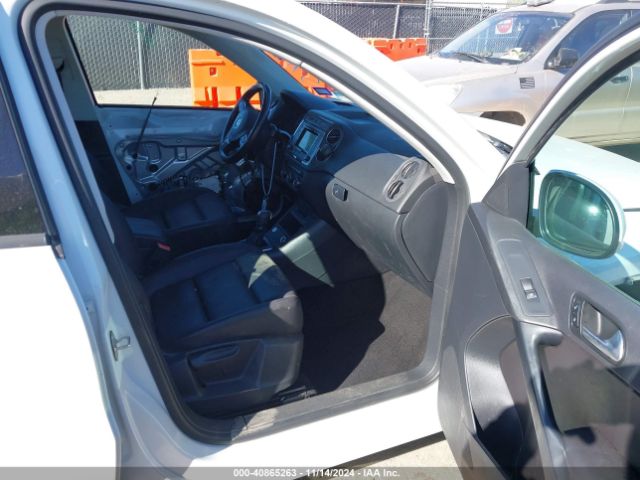 WVGAV7AX4GW602848 Volkswagen TIGUAN S