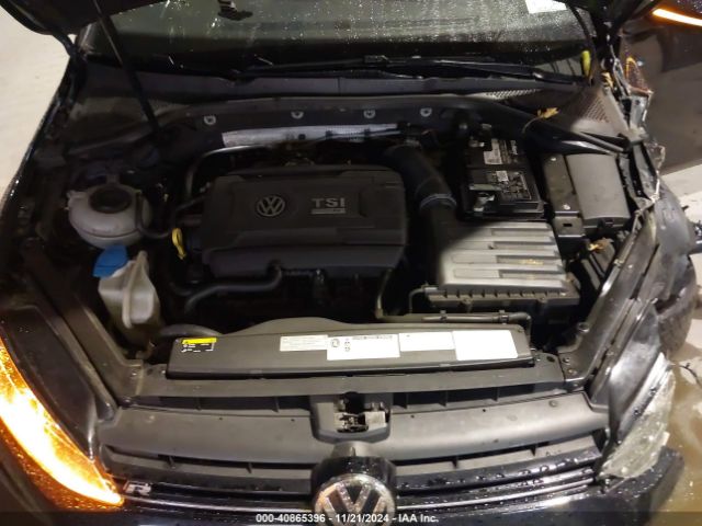 WVWWF7AU8JW172732 Volkswagen Golf R 2.0t W/dcc   Navigation