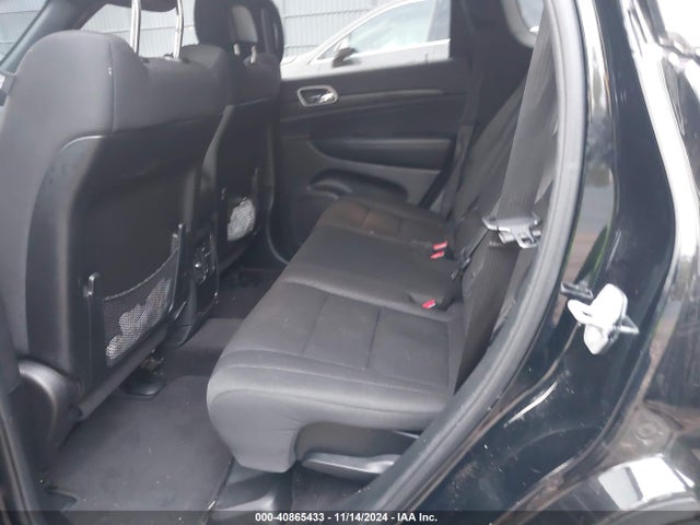 1C4RJFAG0JC207202 Jeep Grand Cherokee Laredo E 4x4