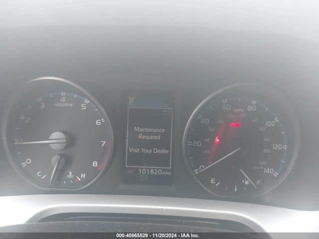 Toyota RAV4 LE 2017 JTMBFREV6HJ161507 Image 7