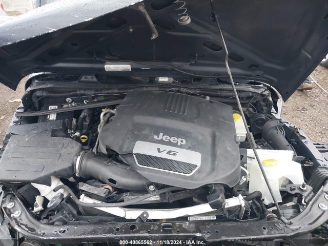 1C4BJWDG8HL617236 Jeep Wrangler Unlimited Sport 4x4