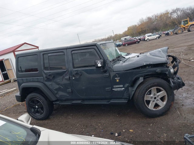 1C4BJWDG8HL617236 Jeep Wrangler Unlimited Sport 4x4