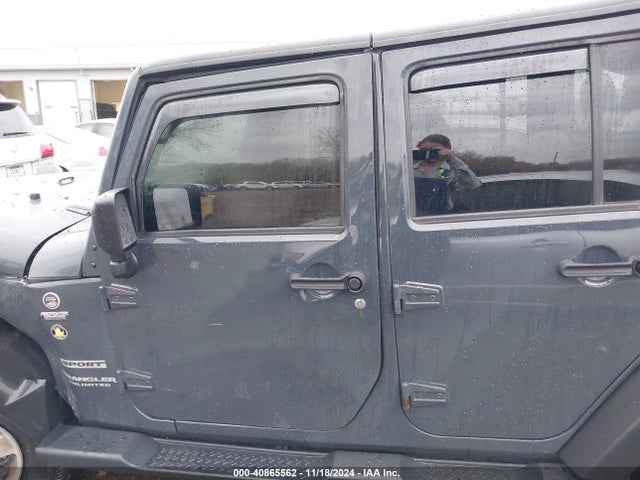 1C4BJWDG8HL617236 Jeep Wrangler Unlimited Sport 4x4