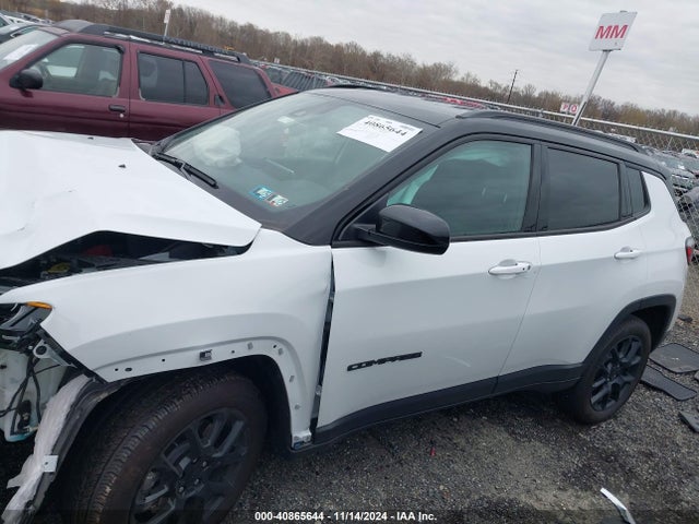 Jeep Compass Latitude 4x4 2024 3C4NJDBN5RT591896 Image 14