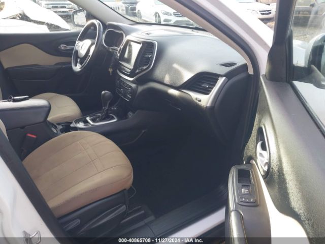1C4PJMCS8FW787642 Jeep Cherokee Latitude