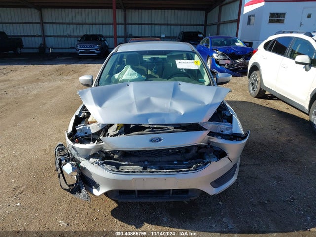 Ford FOCUS SE 2018 1FADP3F29JL252083 Image 12
