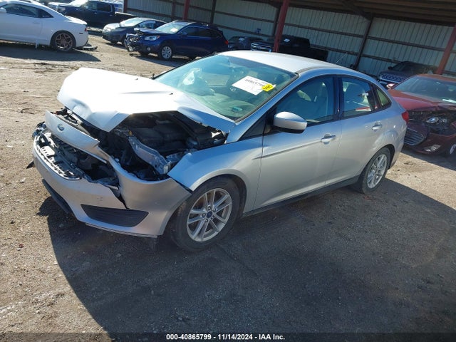 Ford FOCUS SE 2018 1FADP3F29JL252083 Image 2