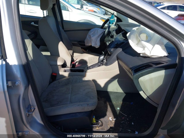 Ford FOCUS SE 2018 1FADP3F29JL252083 Image 5