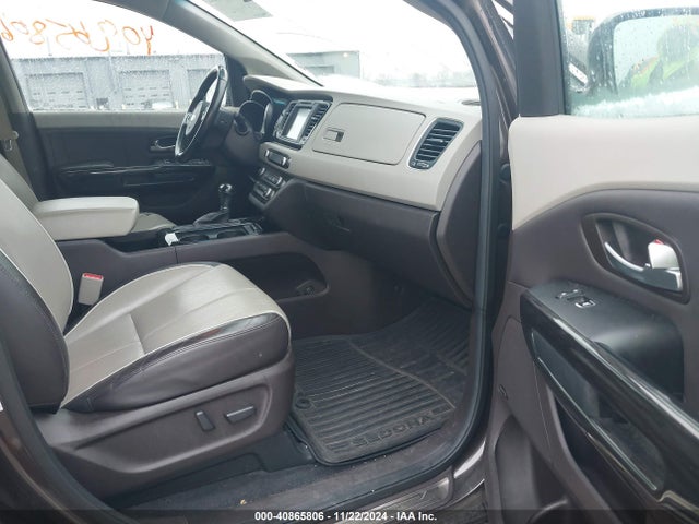 KNDME5C13F6038252 KIA Sedona Sx Luxury