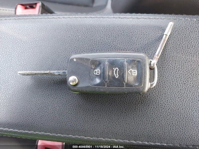 3VWF17ATXFM609818 Volkswagen Beetle 1.8t Fleet Edition