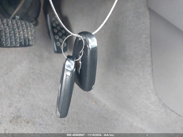 1G1ZD5STXJF115938 Chevrolet MALIBU LT