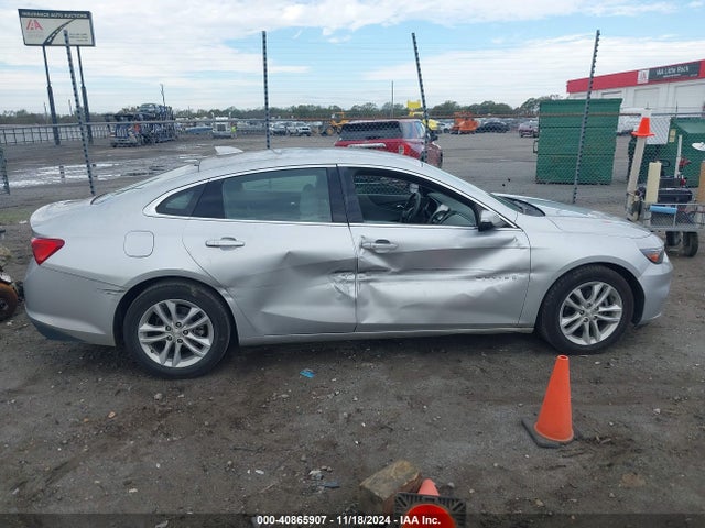 1G1ZD5STXJF115938 Chevrolet MALIBU LT