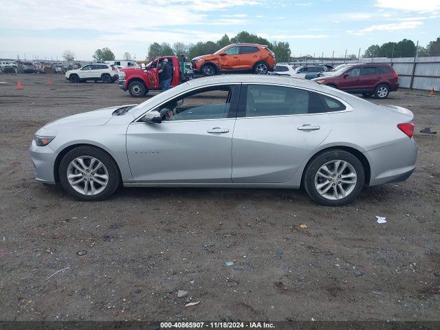 1G1ZD5STXJF115938 Chevrolet MALIBU LT