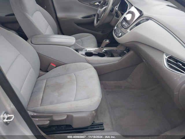 1G1ZD5STXJF115938 Chevrolet MALIBU LT