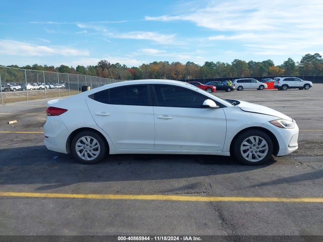 Hyundai ELANTRA SE 2018 5NPD74LF2JH350903 Image 13