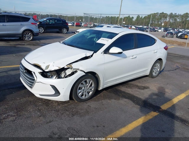 Hyundai ELANTRA SE 2018 5NPD74LF2JH350903 Image 2