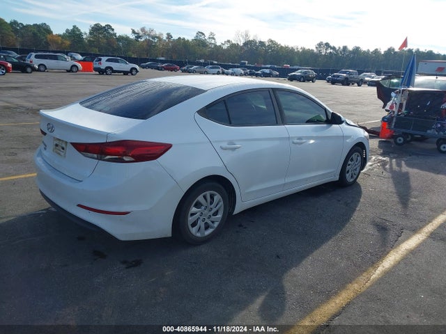 Hyundai ELANTRA SE 2018 5NPD74LF2JH350903 Image 4