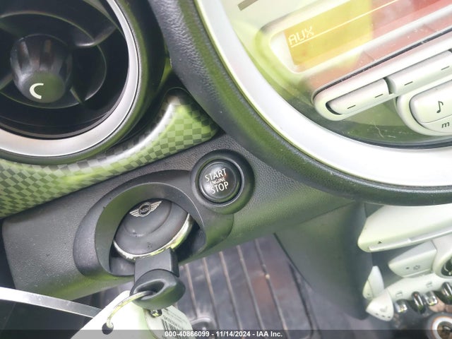 2010 MINI COOPER S WMWMS3C55ATY08930 Photo 10
