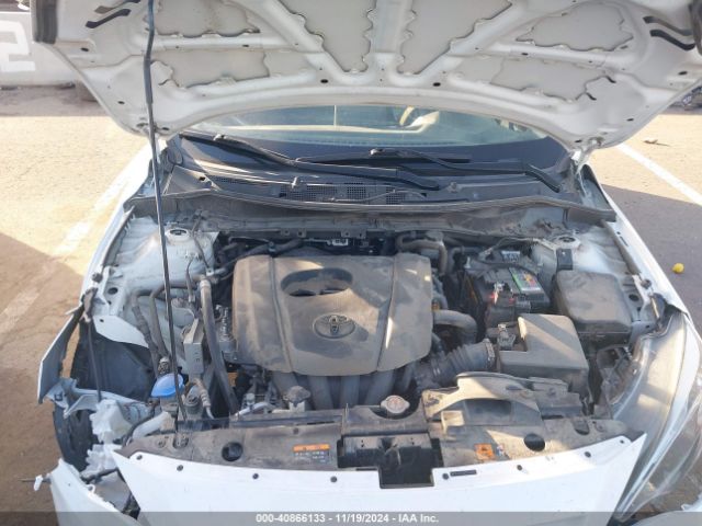 3MYDLBYV5KY514294 Toyota YARIS LE