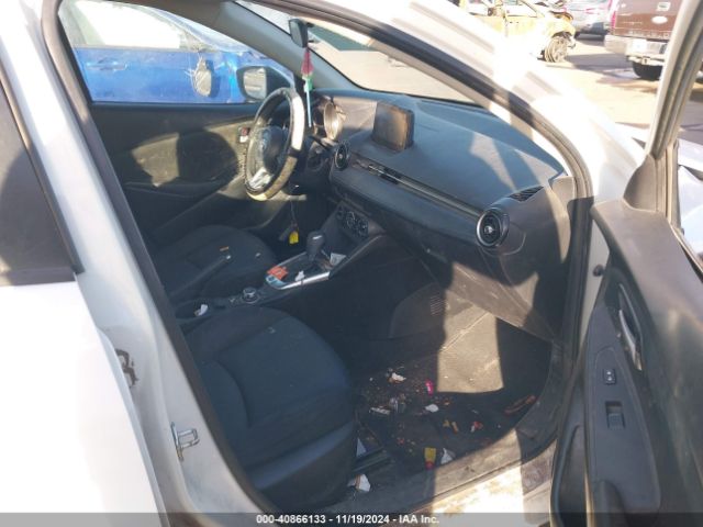 3MYDLBYV5KY514294 Toyota YARIS LE