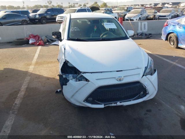 3MYDLBYV5KY514294 Toyota YARIS LE