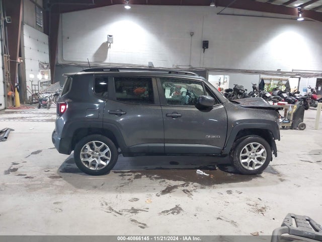 ZACCJBBB5JPJ39389 Jeep Renegade Latitude 4x4