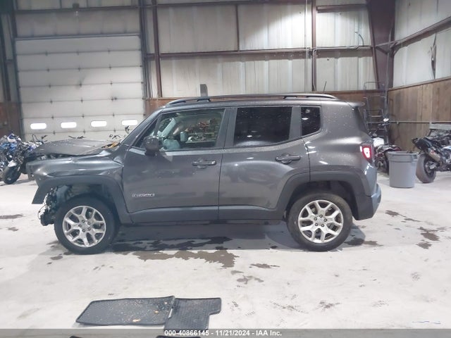 ZACCJBBB5JPJ39389 Jeep Renegade Latitude 4x4