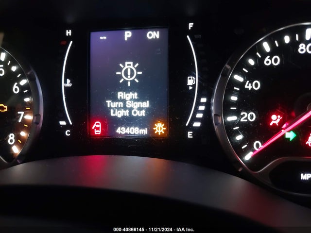 ZACCJBBB5JPJ39389 Jeep Renegade Latitude 4x4