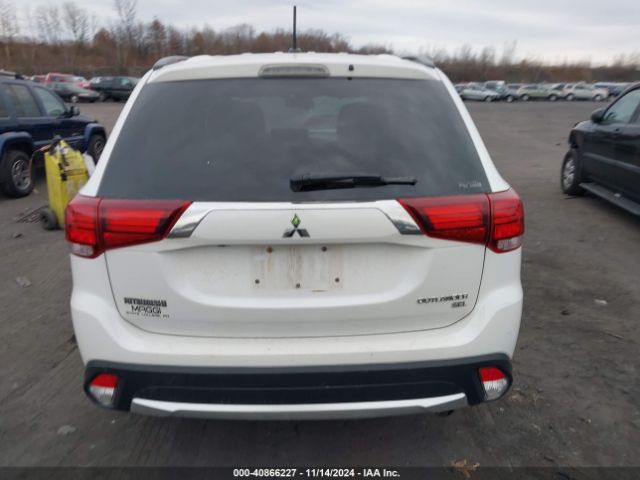 JA4AZ3A3XGZ015593 Mitsubishi Outlander Es/se/sel