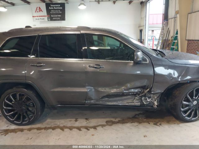 1C4RJEAG7KC581124 Jeep Grand Cherokee Laredo E 4x2