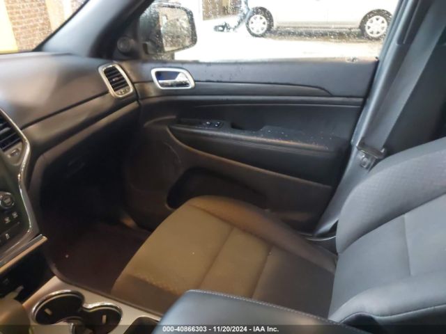 1C4RJEAG7KC581124 Jeep Grand Cherokee Laredo E 4x2
