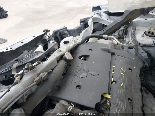 JA4AP4AU3KU022864 Mitsubishi Outlander Sport 2.0 Se