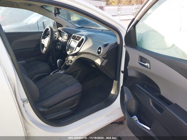 Chevrolet Sonic Lt Auto 2017 1G1JD5SH9H4129604 Image 5