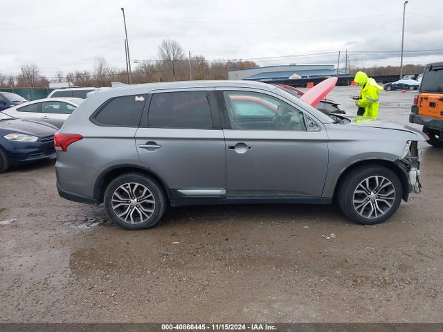 Mitsubishi Outlander Se 2018 JA4AD3A32JJ003166 Image 14