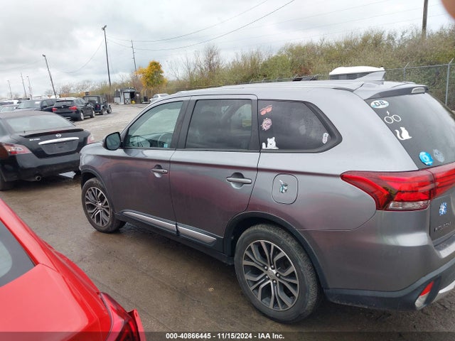 Mitsubishi Outlander Se 2018 JA4AD3A32JJ003166 Image 15
