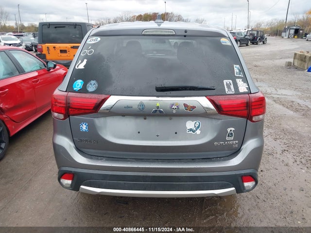 Mitsubishi Outlander Se 2018 JA4AD3A32JJ003166 Image 17