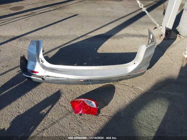Chevrolet EQUINOX LS 2018 2GNAXHEV3J6184885 Image 12
