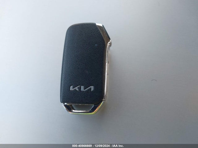 KIA EV6 LIGHT 2024 KNDC34LBXR5183240 Image 11