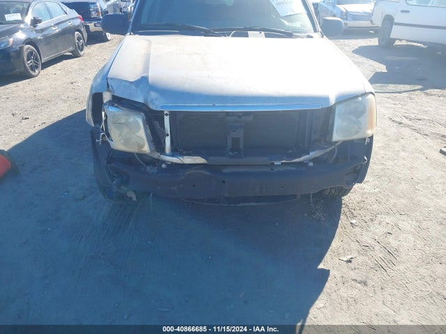 40866685 :رقم المزاد ، 1GKET16M556148635 vin ، 2005 Gmc Envoy Xl Sle مزاد بيع