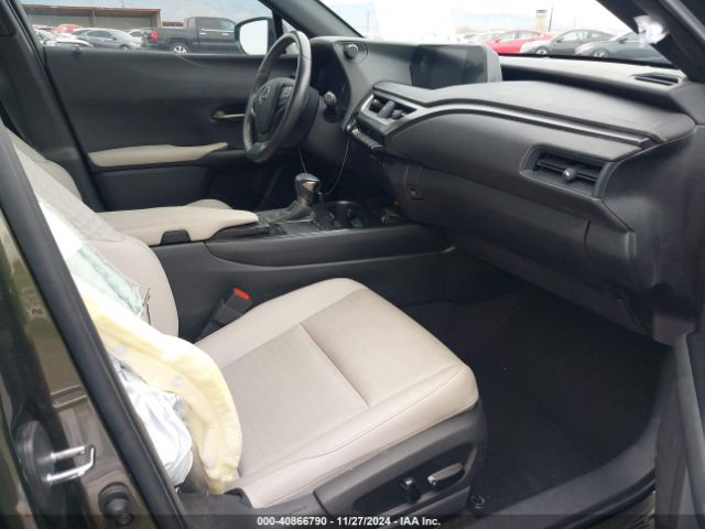 JTHX3JBH6M2035651 Lexus UX 200