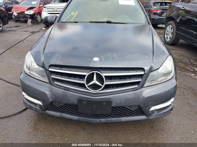 WDDGF8AB1ER323817 Mercedes-Benz C 300 Luxury 4matic/sport 4matic