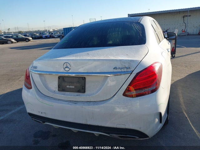 55SWF4KB7FU073261 Mercedes-Benz C 300 4matic/luxury 4matic/sport 4matic