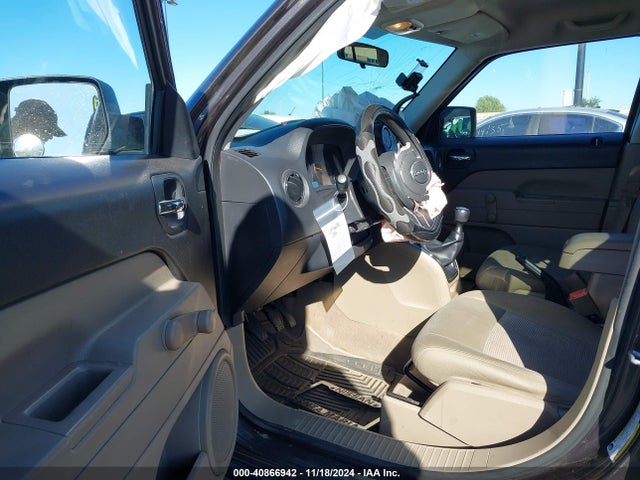 1C4NJPBA7FD372048 Jeep Patriot Sport