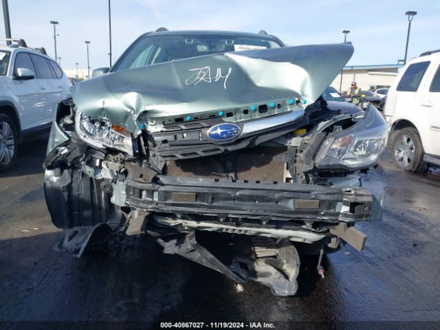 JF2SJAGC6JH582735 Subaru Forester 2.5i Premium