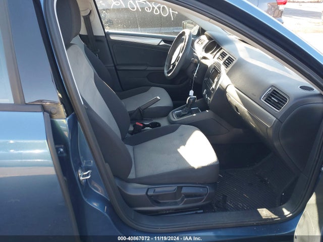 3VW2B7AJ7JM247272 Volkswagen Jetta 1.4t S