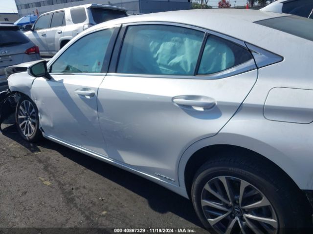58ACA1C1XNU023634 Lexus ES 300H