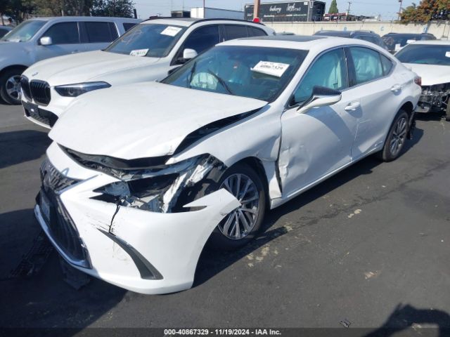 58ACA1C1XNU023634 Lexus ES 300H